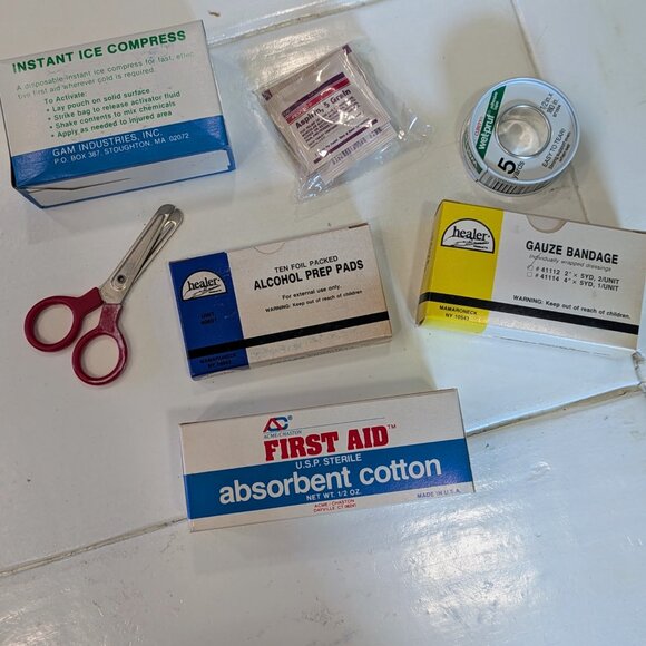 Vintage 1984 Healer First Aid Kit Metal Tin – Complete & Unopened - Picture 7 of 7